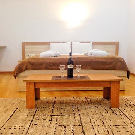 באטומי Hotel Marseille מראה חיצוני תמונה