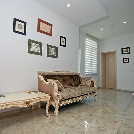 באטומי Hotel Marseille מראה חיצוני תמונה