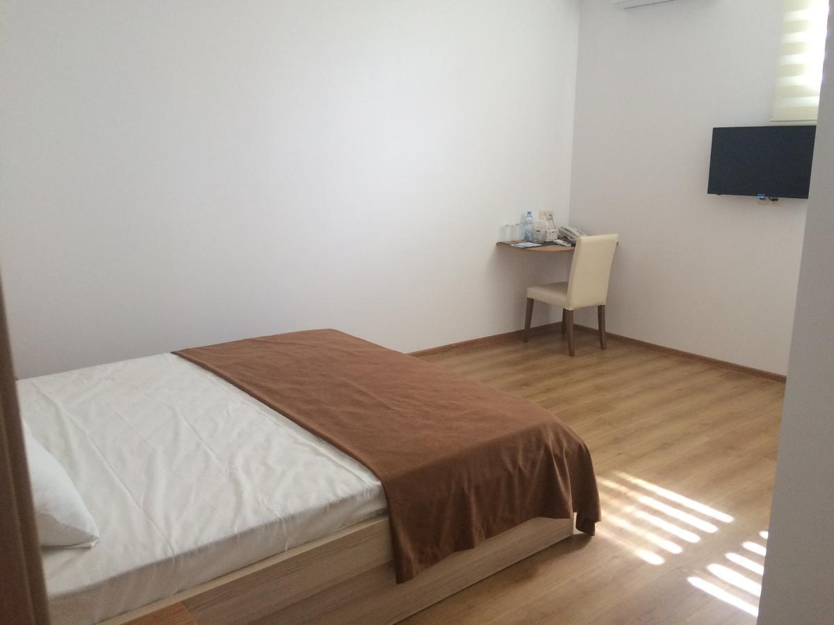 באטומי Hotel Marseille מראה חיצוני תמונה