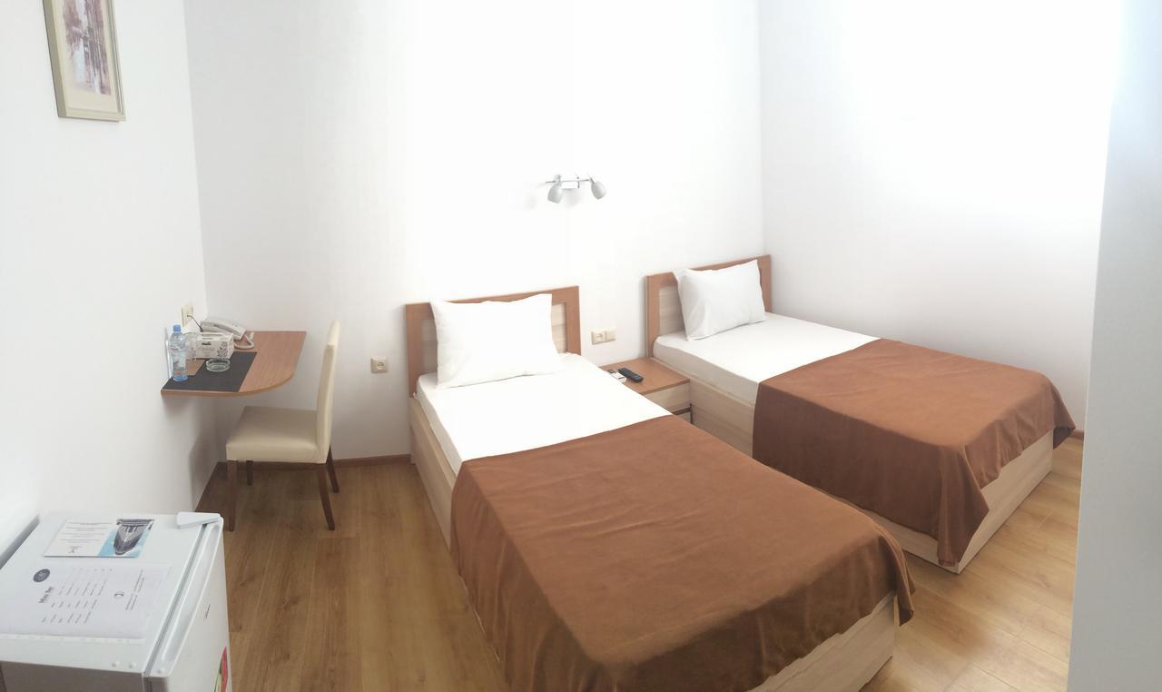 באטומי Hotel Marseille מראה חיצוני תמונה