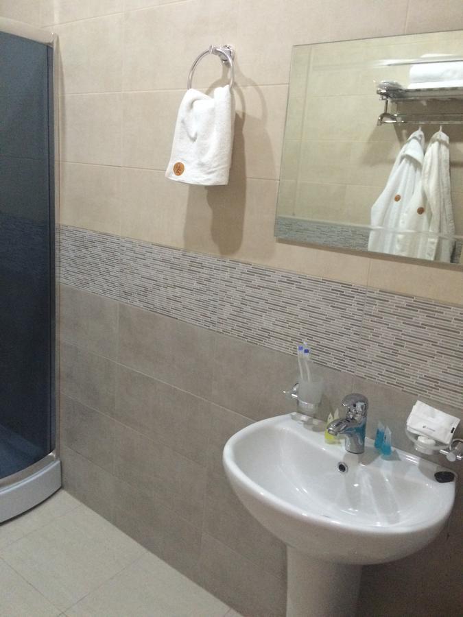 באטומי Hotel Marseille מראה חיצוני תמונה
