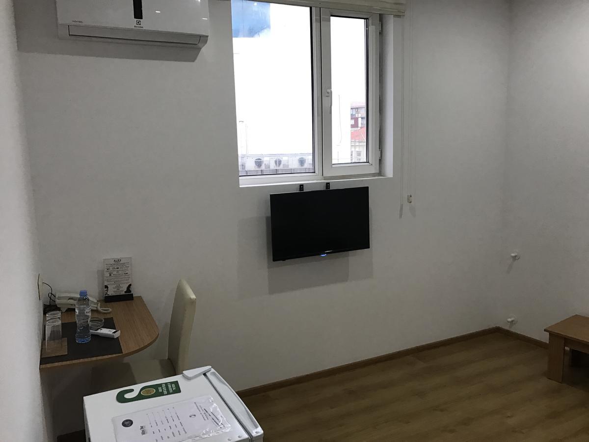 באטומי Hotel Marseille מראה חיצוני תמונה