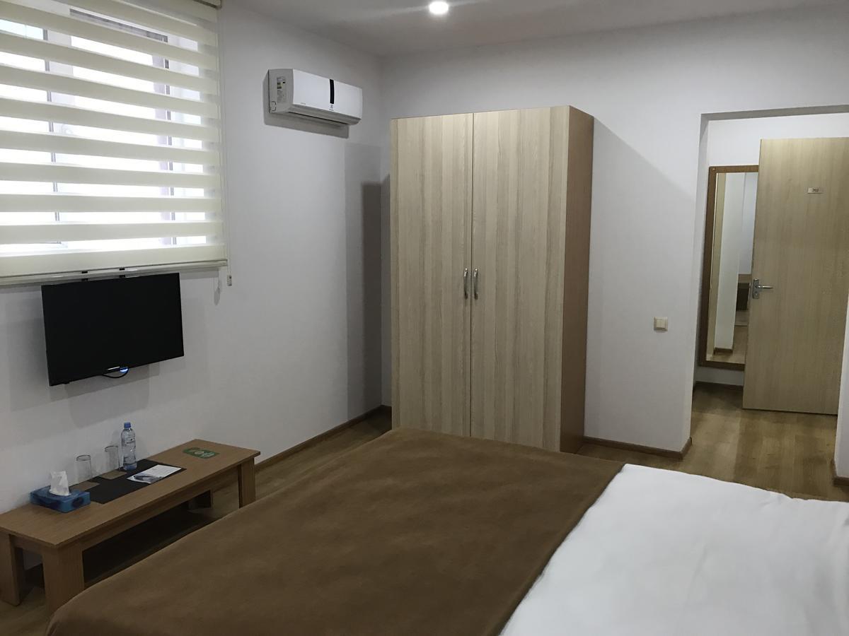 באטומי Hotel Marseille מראה חיצוני תמונה