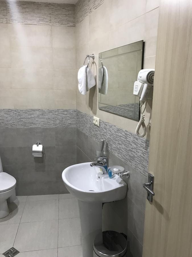 באטומי Hotel Marseille מראה חיצוני תמונה