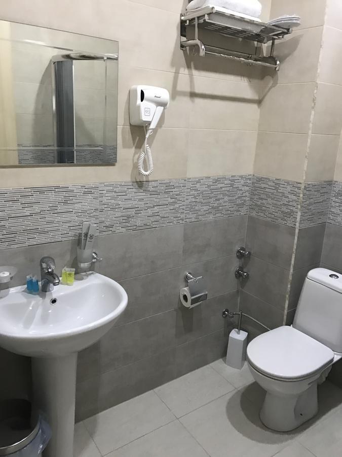 באטומי Hotel Marseille מראה חיצוני תמונה