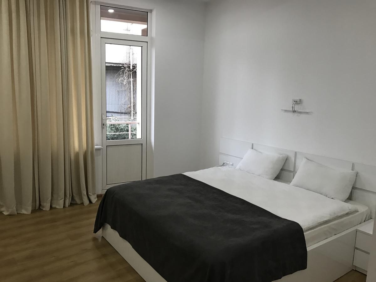 באטומי Hotel Marseille מראה חיצוני תמונה