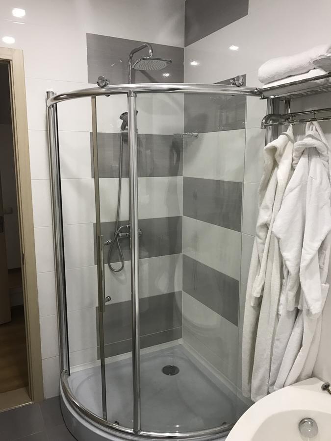 באטומי Hotel Marseille מראה חיצוני תמונה