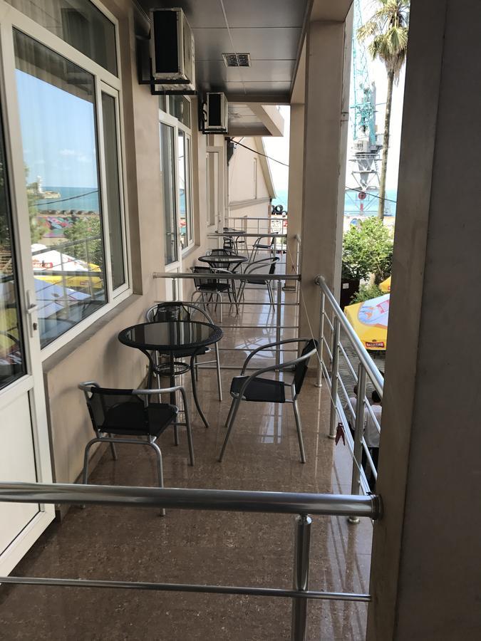 באטומי Hotel Marseille מראה חיצוני תמונה