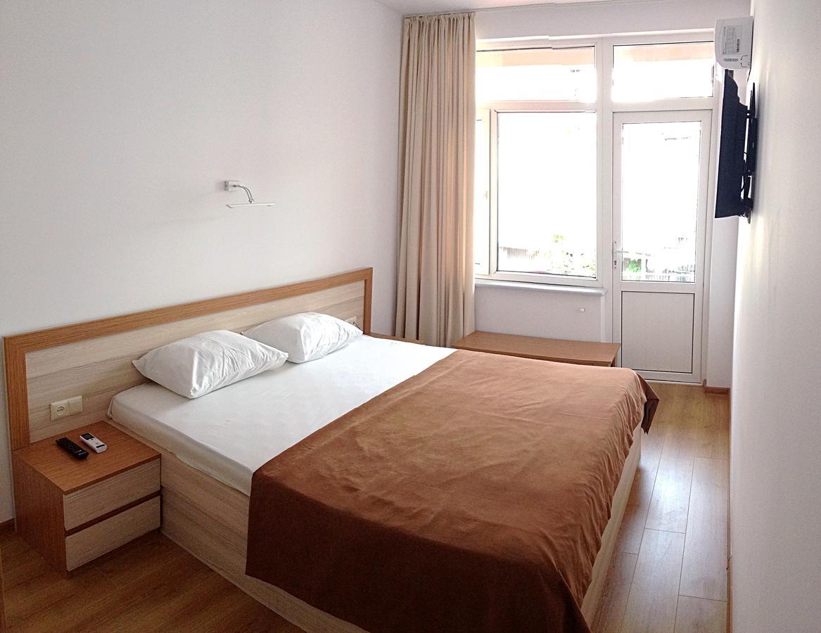 באטומי Hotel Marseille מראה חיצוני תמונה