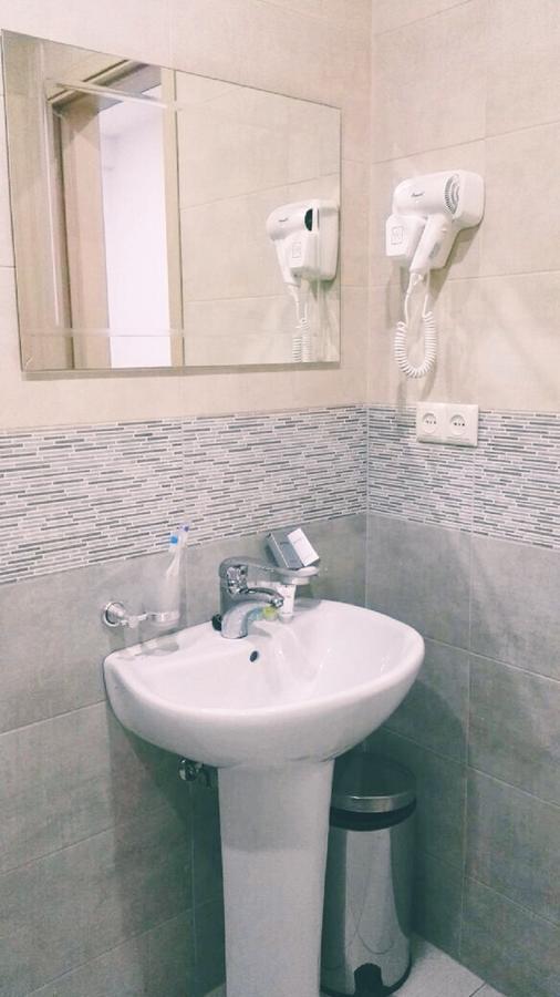 באטומי Hotel Marseille מראה חיצוני תמונה