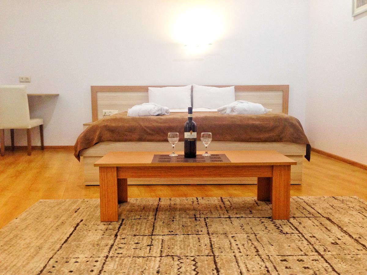 באטומי Hotel Marseille מראה חיצוני תמונה