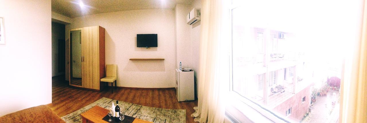 באטומי Hotel Marseille מראה חיצוני תמונה