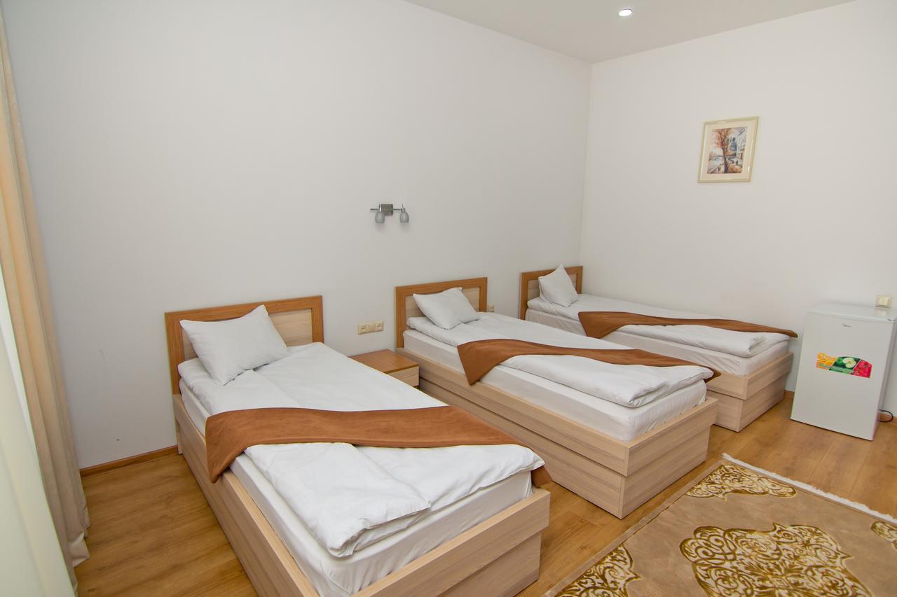 באטומי Hotel Marseille מראה חיצוני תמונה