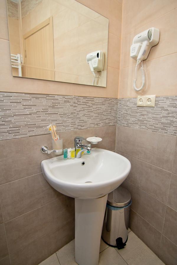 באטומי Hotel Marseille מראה חיצוני תמונה