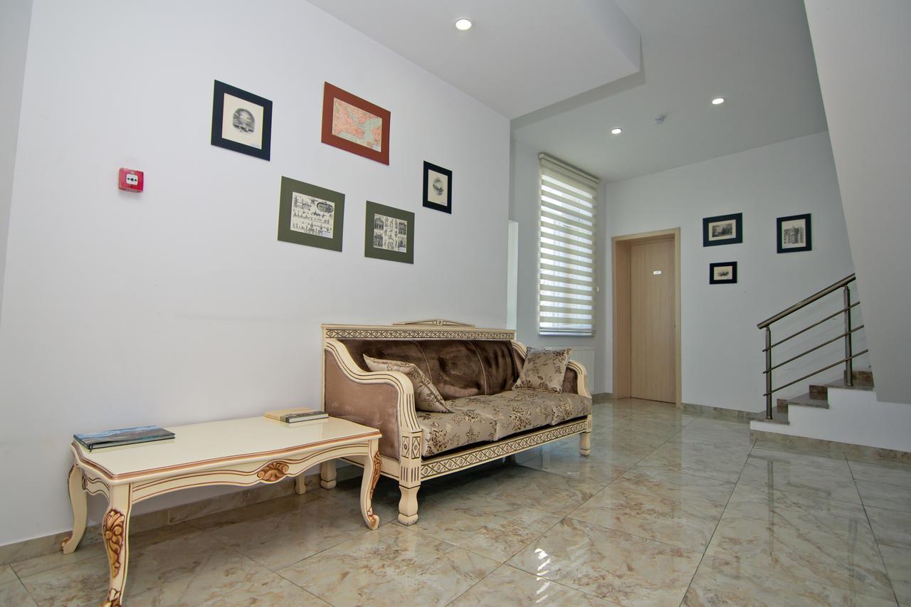 באטומי Hotel Marseille מראה חיצוני תמונה