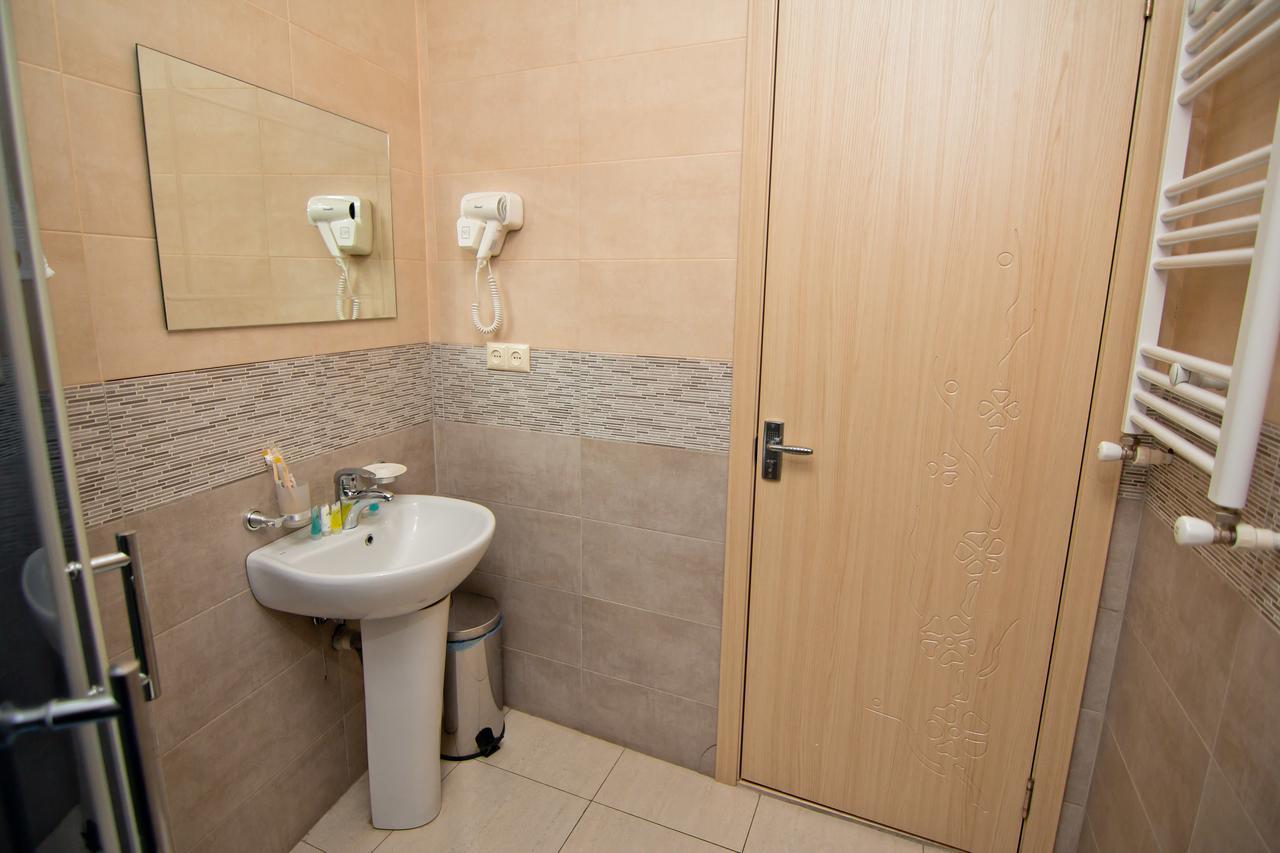 באטומי Hotel Marseille מראה חיצוני תמונה