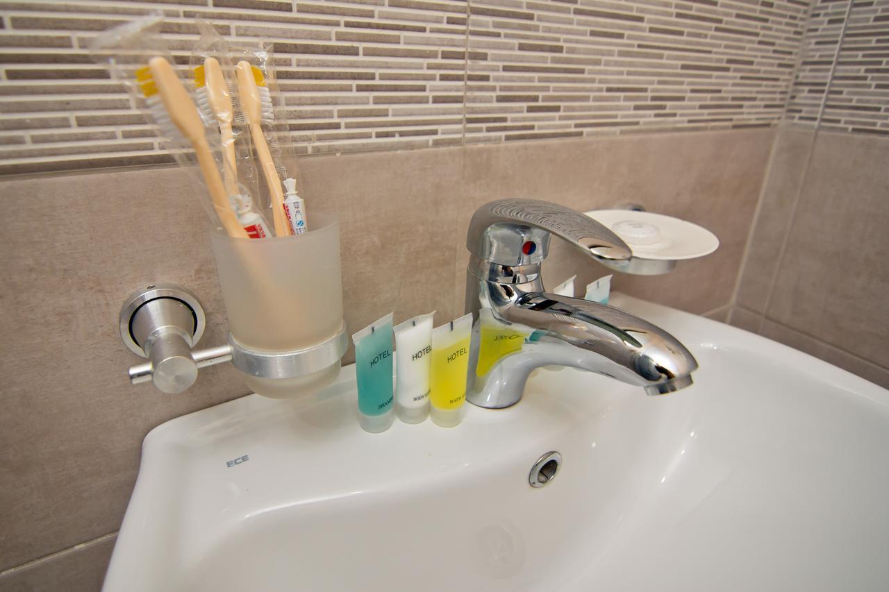 באטומי Hotel Marseille מראה חיצוני תמונה