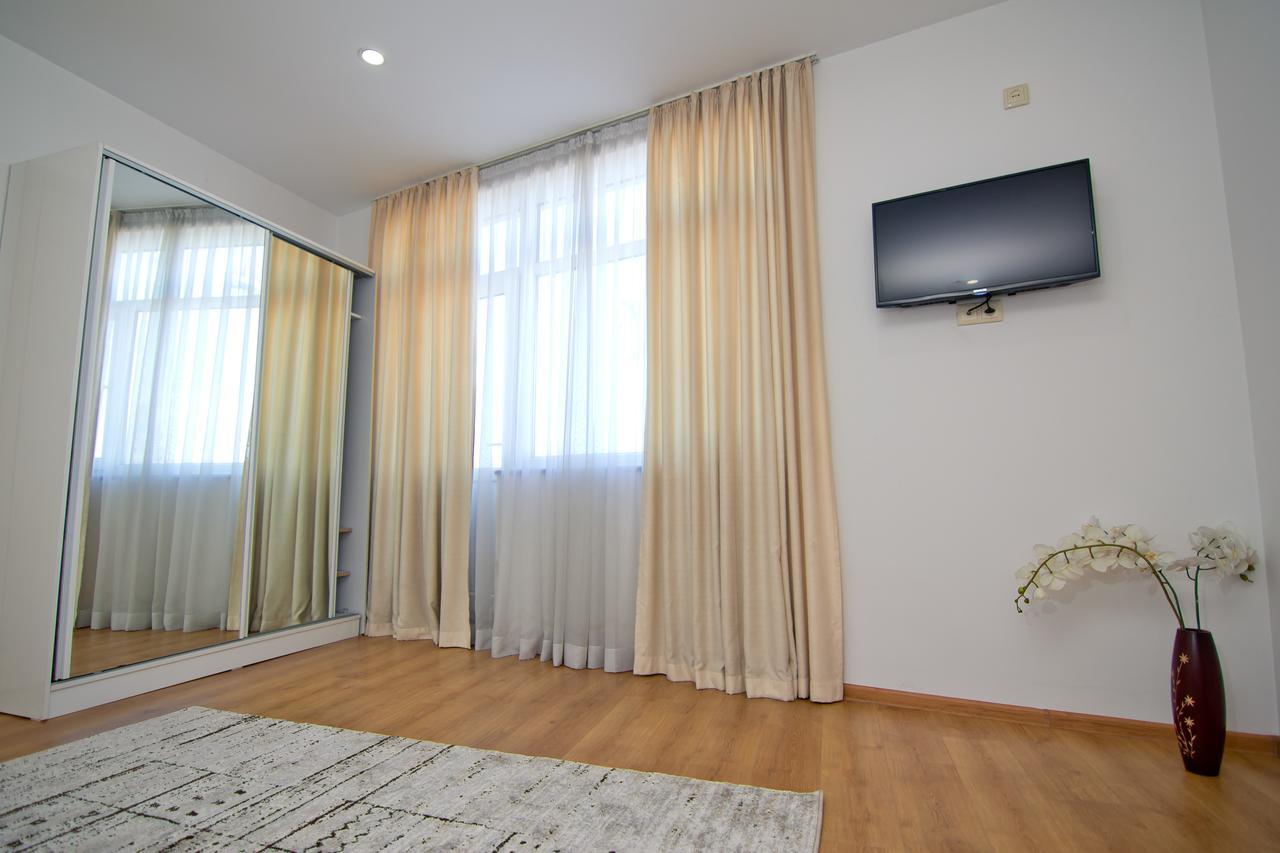 באטומי Hotel Marseille מראה חיצוני תמונה