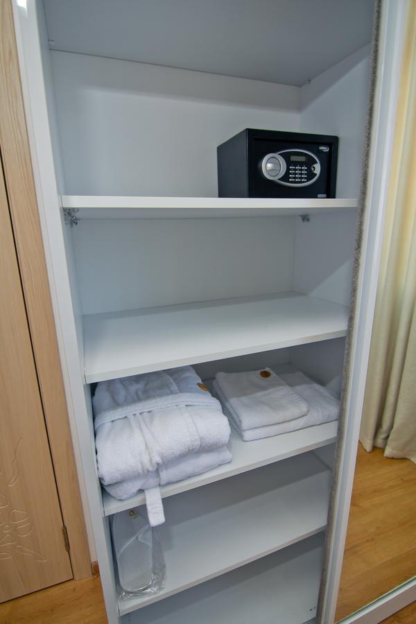 באטומי Hotel Marseille מראה חיצוני תמונה