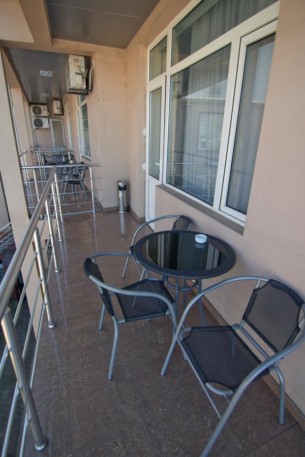 באטומי Hotel Marseille מראה חיצוני תמונה